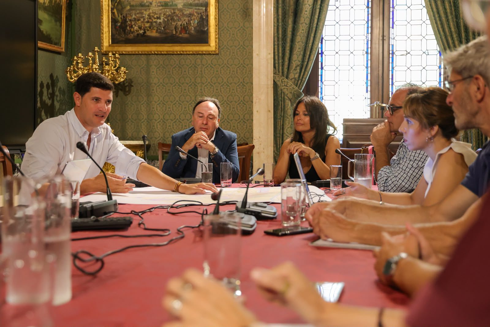 El Ayuntamiento mantiene una reunión de trabajo para reforzar la hoja de ruta frente al virus del Nilo Occidental