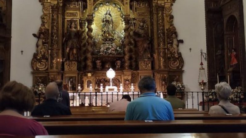 La capilla de San Onofre mantiene abierta la adoración eucarística las 24 horas durante el verano