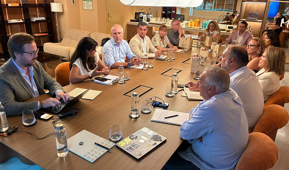 La Junta impulsa con las ocho provincias un nuevo modelo de colaboración para fortalecer el turismo de Andalucía