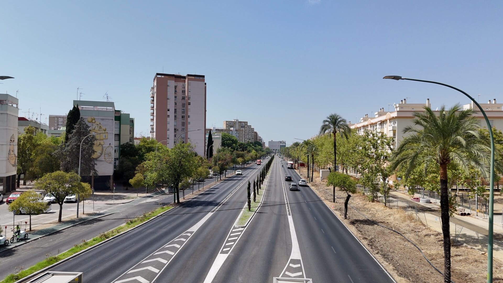 El Gobierno de Sanz avanza en la renovación de Kansas City con nuevo ajardinamiento, un sistema de riego mejorado y más plazas de aparcamiento