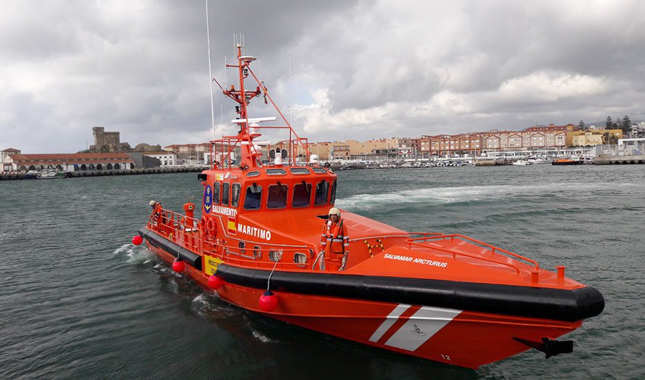 Fallece un buzo tras ser rescatado en la costa de Tarifa