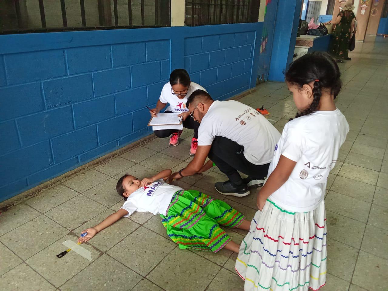 La US lidera una investigación internacional que analiza el crecimiento infantil en barrios vulnerables de Honduras