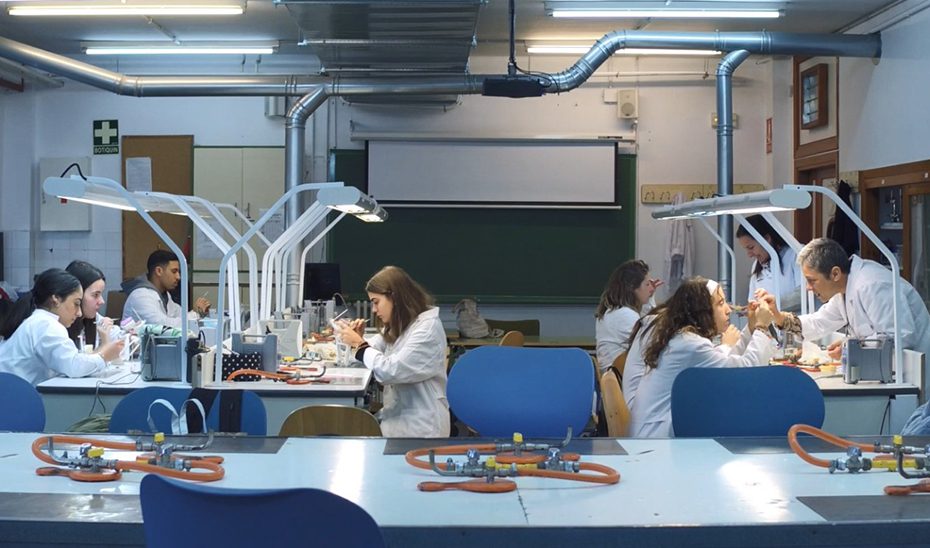 Casi 5.000 docentes de FP refuerzan su formación para mejorar la conexión con la realidad productiva