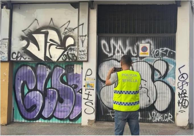 Condenado el autor de numerosas pintadas vandálicas del Casco Antiguo gracias a la investigación de la Policía Local