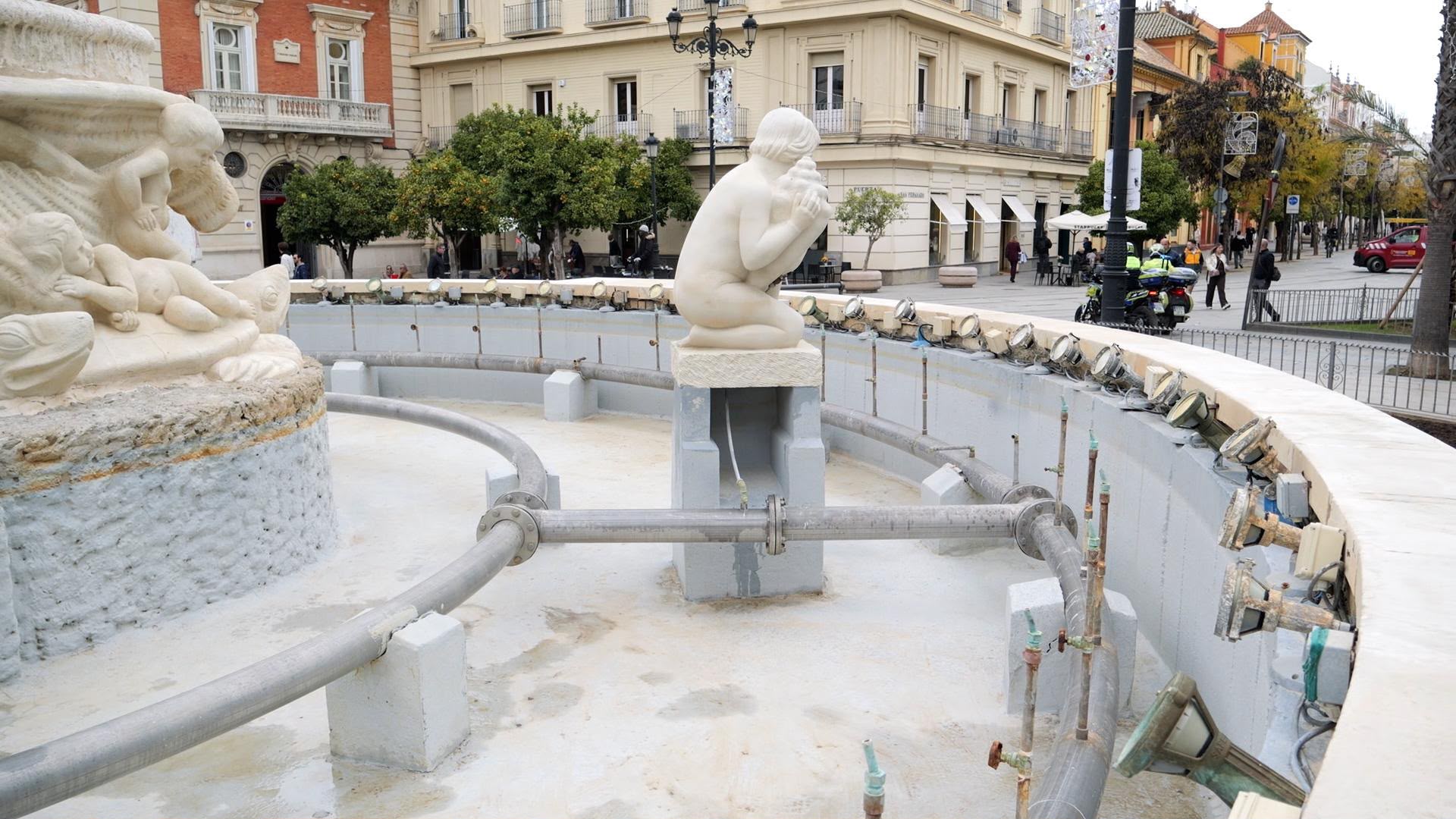 El Ayuntamiento ha destinado más de 1,3 millones de euros para la mejora de fuentes ornamentales y alumbrado artístico de la ciudad en los últimos tres años