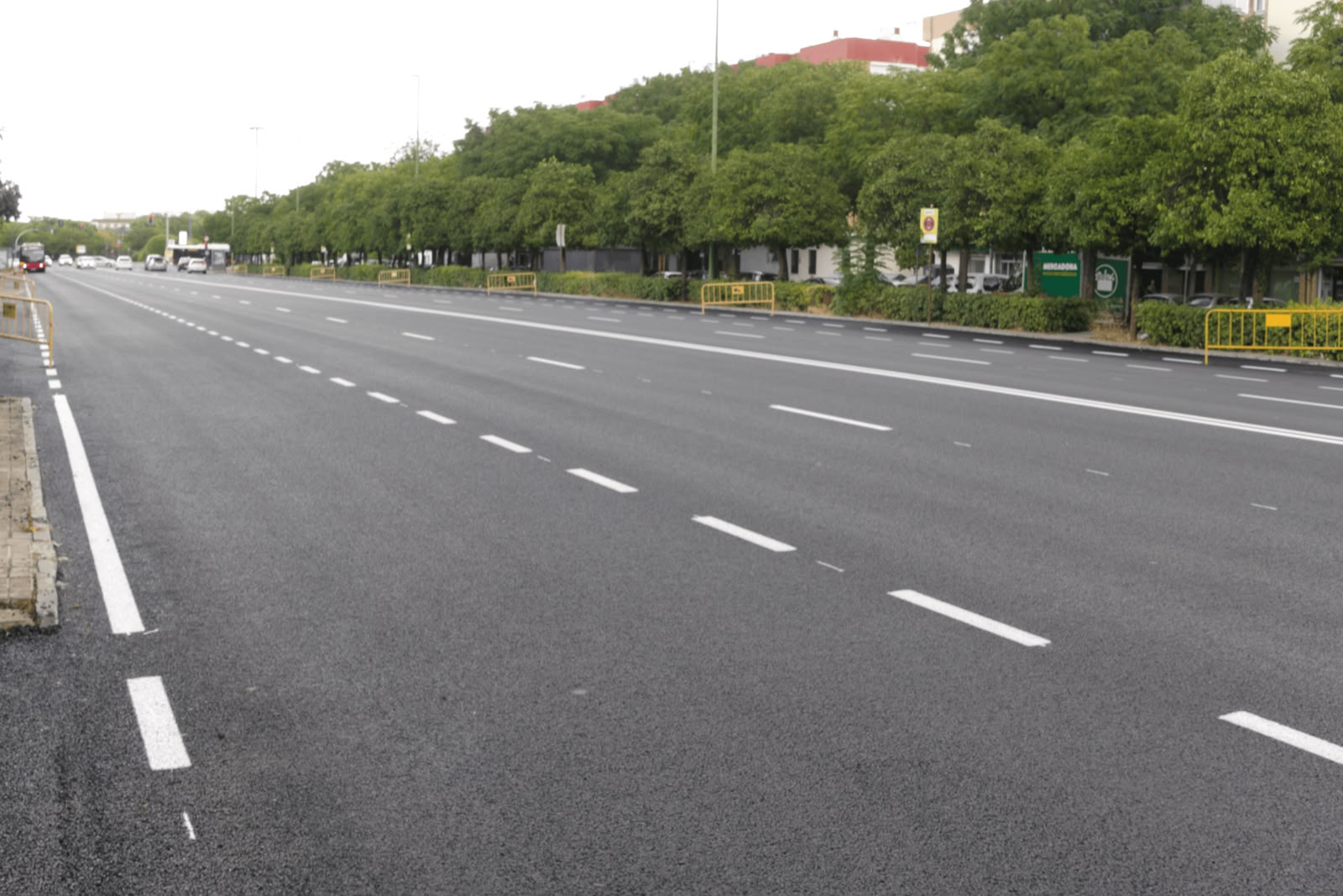 El Gobierno de Sanz reasfalta un nuevo tramo de la Ronda del Tamarguillo en puertas de finalizar su renovación integral con una inversión de 2,2 millones