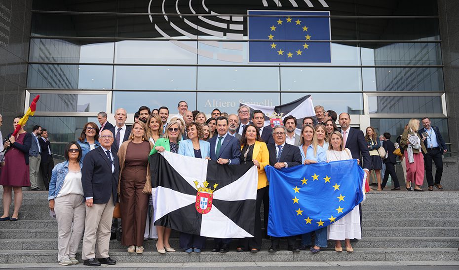 Moreno asegura en Bruselas que Andalucía «se dejará la piel» para que Ceuta recupere la normalidad lo antes posible