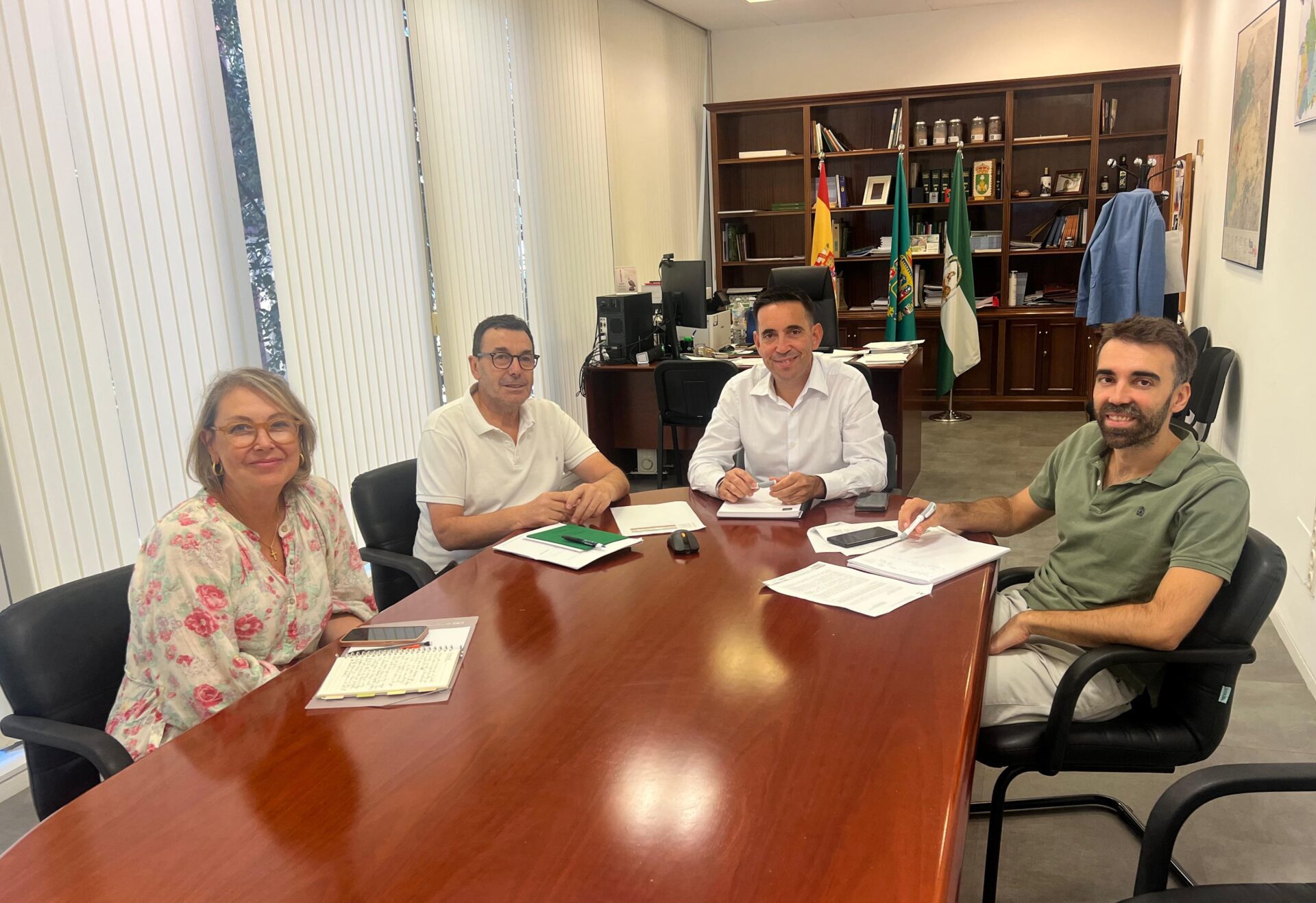 La Diputación hace balance de actuaciones con el alcalde de Las Navas y presidente de la Mancomunidad de Sierra Morena