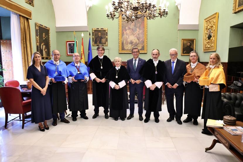 El Defensor del Pueblo Andaluz asiste al acto de apertura del curso académico 2026-2027 de la Universidad de Sevilla