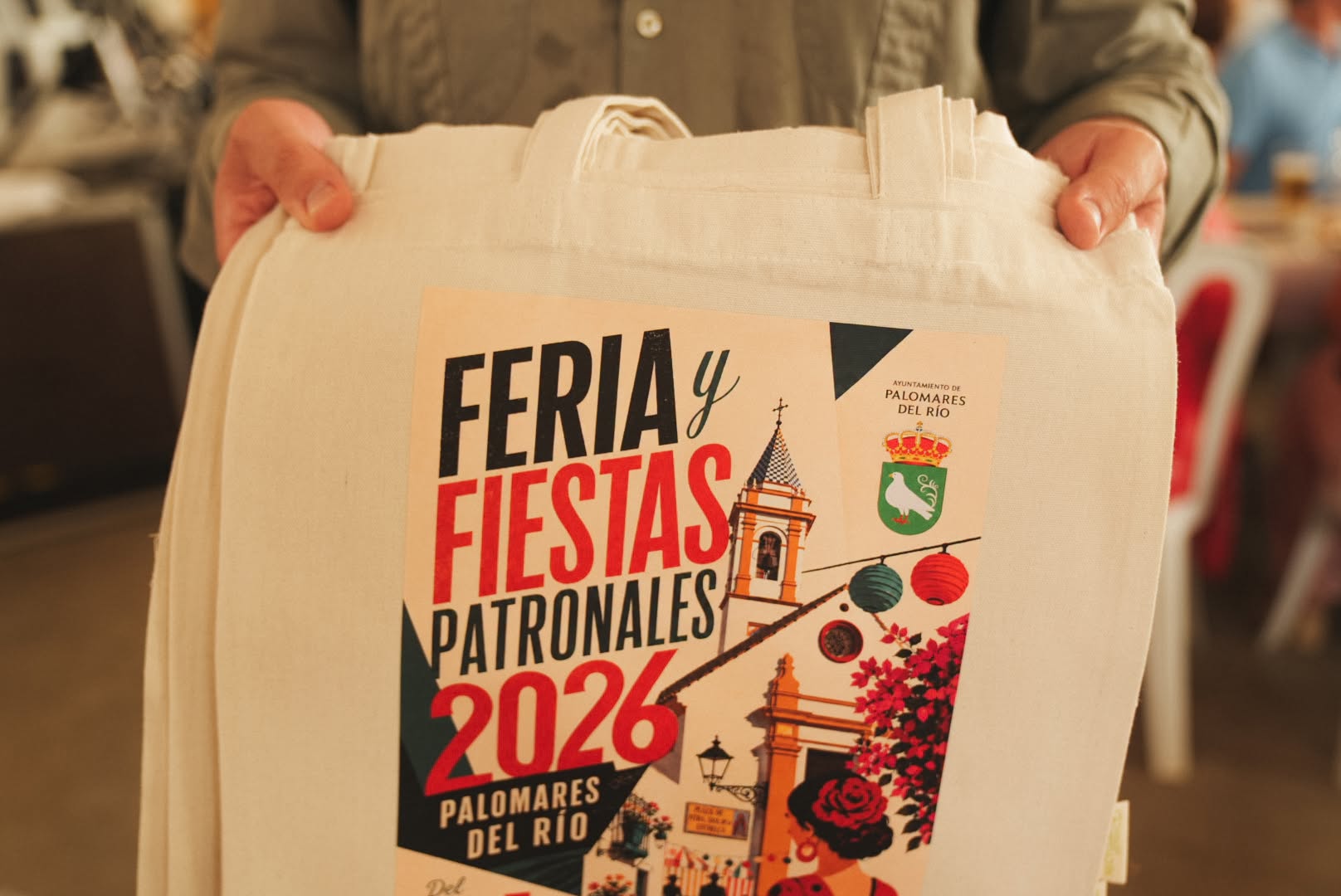 Fiesta de la espuma, sorteo de trajes de flamenca y música protagonizan el viernes de Feria