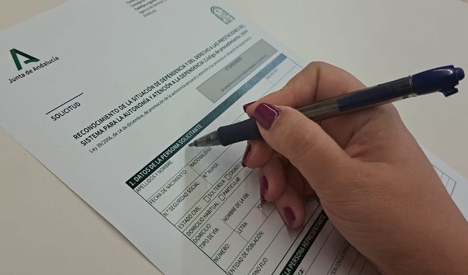 Andalucía reduce en más de cinco meses el tiempo de espera para acceder al sistema de la dependencia en el último año