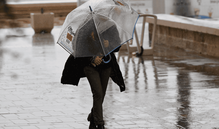 La EMA pide extremar la precaución ante el aviso naranja por lluvias y tormentas hoy y mañana en Almería