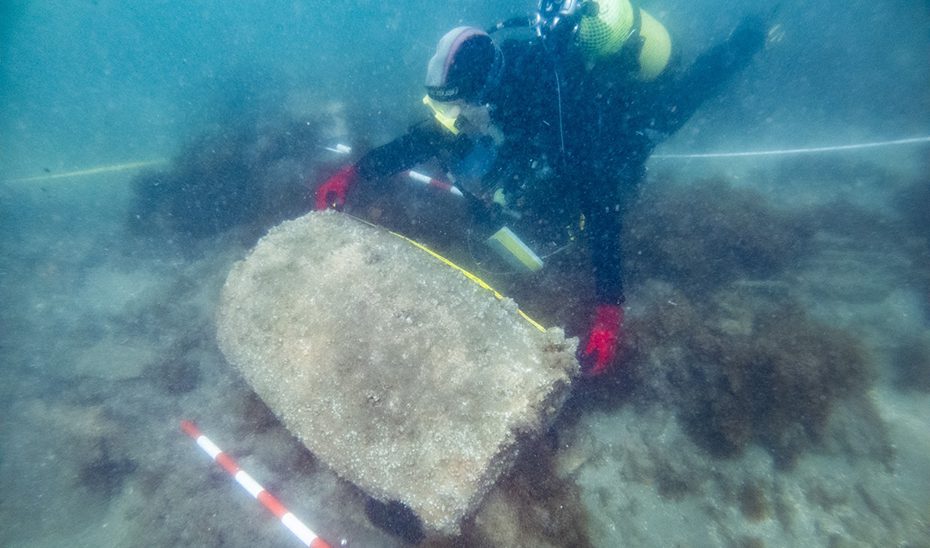 El IAPH inicia una intervención arqueológica en el pecio subacuático de Cabopino en Marbella