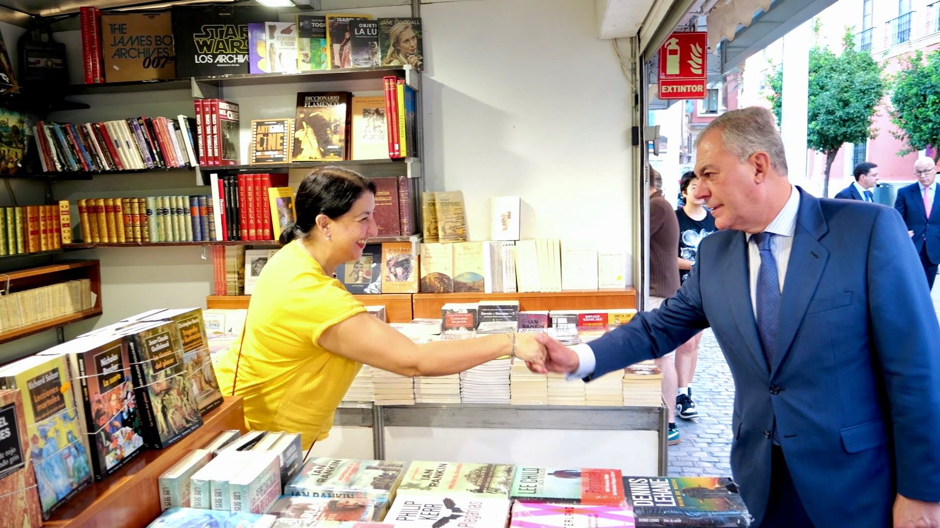 Marta Sanz, Elvira Navarro y Sara Mesa protagonizan la Feria del Libro Antiguo y de Ocasión de Sevilla, que propone encuentros, talleres, visitas guiadas y actividades gratuitas