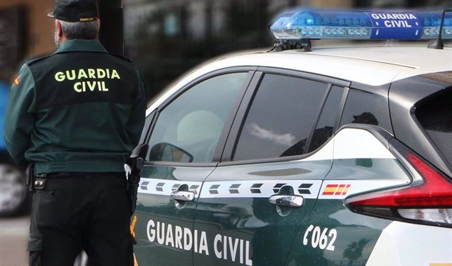 Muere un trabajador tras caer con una máquina por un barranco en Frailes