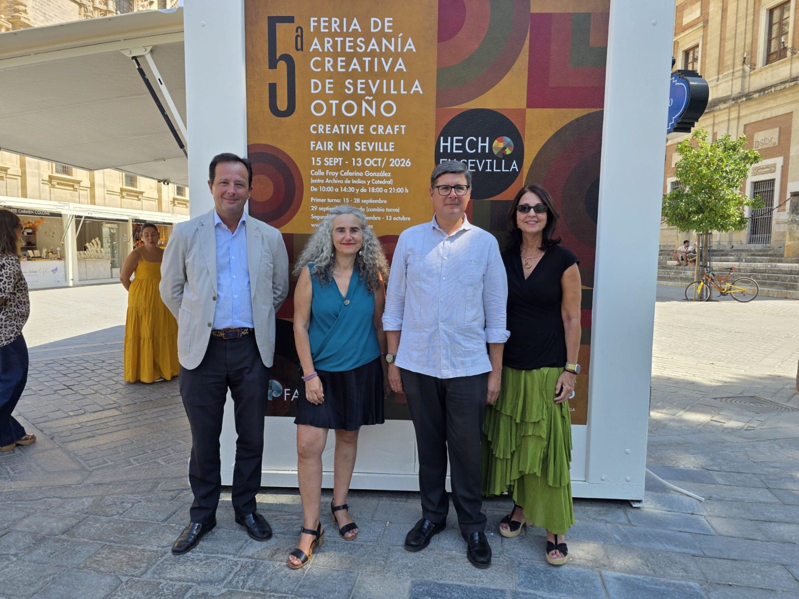 La V Feria de Artesanía Creativa «Hecho en Sevilla» abre sus puertas en su edición de otoño y reúne a 41 talleres artesanales locales junto a la catedral y el Archivo de Indias