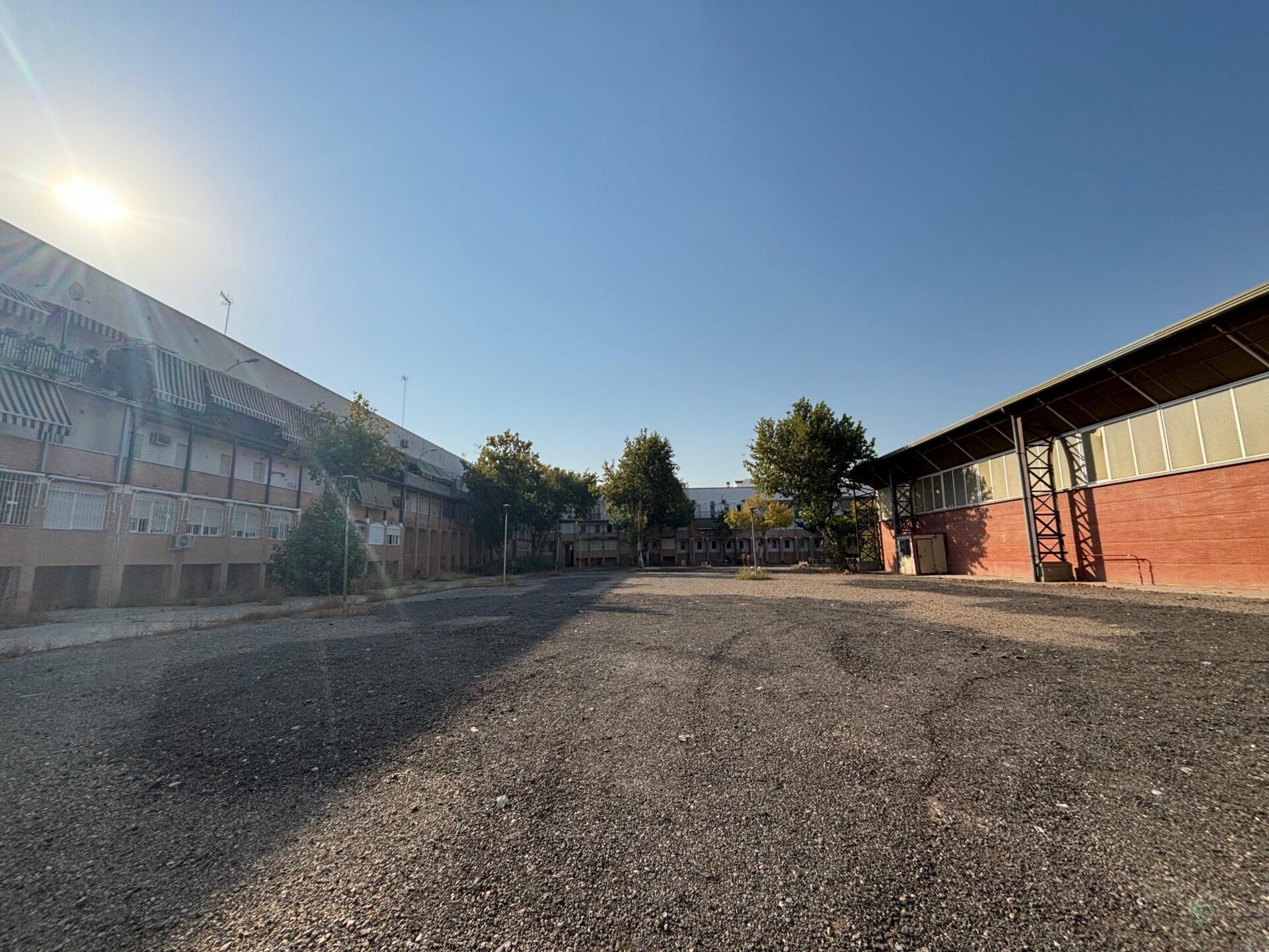 El Ayuntamiento abre el 1 de octubre el periodo de solicitud de plazas en el aparcamiento de la plaza del Monte Pirolo en Triana