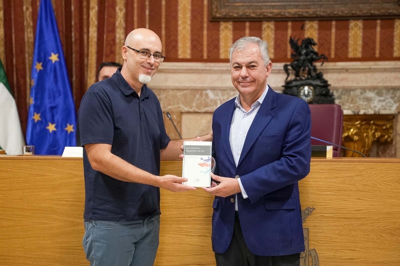 Jorge Fernández Gonzalo recibe el XVI Premio Iberoamericano de Poesía Hermanos Machado por ‘Topografía marina’
