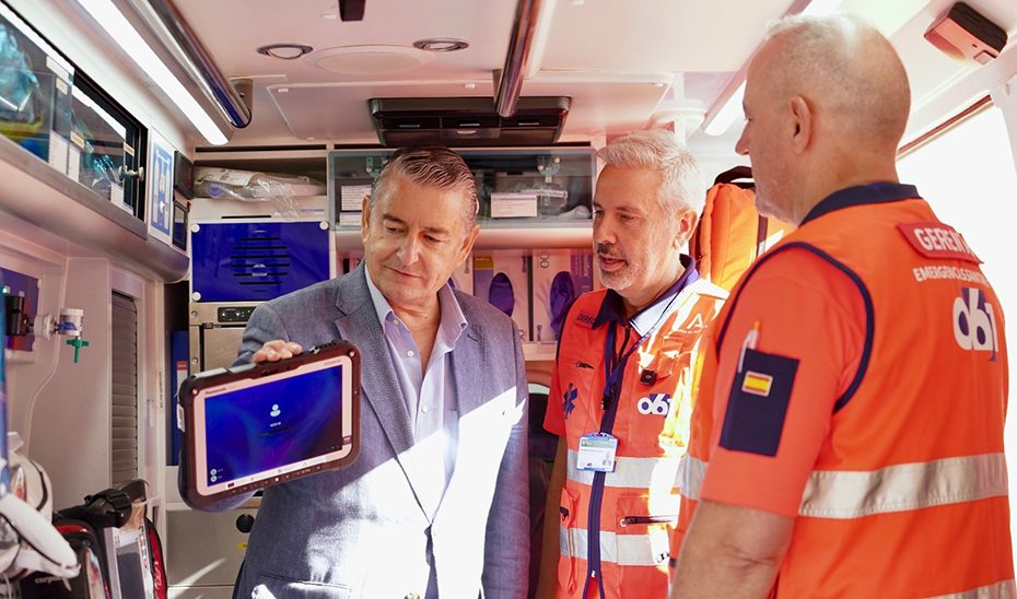 La Junta entrega 850 nuevas tablets a los equipos de urgencias y emergencias de Andalucía