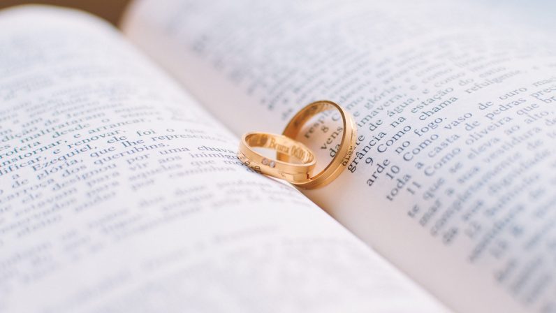 La preparación al matrimonio, un servicio más de las hermandades sevillanas