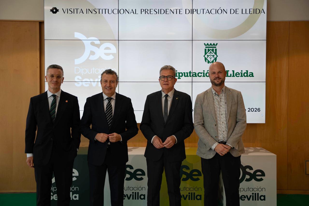 Javier Fernández recibe al presidente de la Diputación de Lleida, Joan Talarn, en una vista institucional para estrechar lazos entre ambos territorios