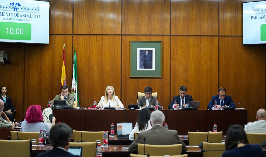 La Junta anuncia una rebaja de impuestos para ayudar en la compra de vivienda a los andaluces