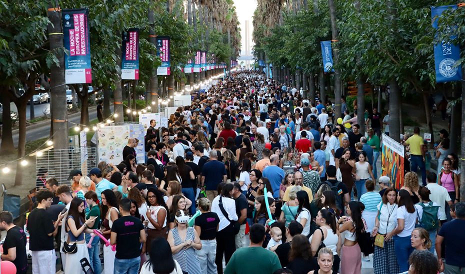 Andalucía inundará sus calles de ciencia con más de 3.600 investigadores y 950 actividades