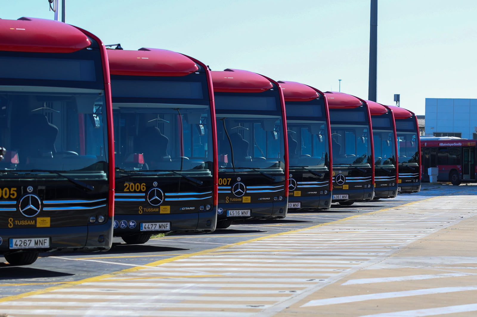El Ayuntamiento amplía el recorrido de la línea CJ1 de Tussam para reforzar el transporte público en el nuevo barrio de Isla Natura en Palmas Altas
