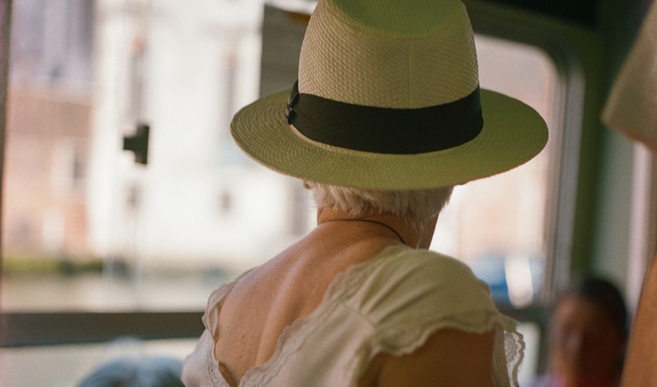 La Tarjeta Andalucía Junta 65 ha permitido el ahorro a los mayores de 1,7 millones en viajes en autobús