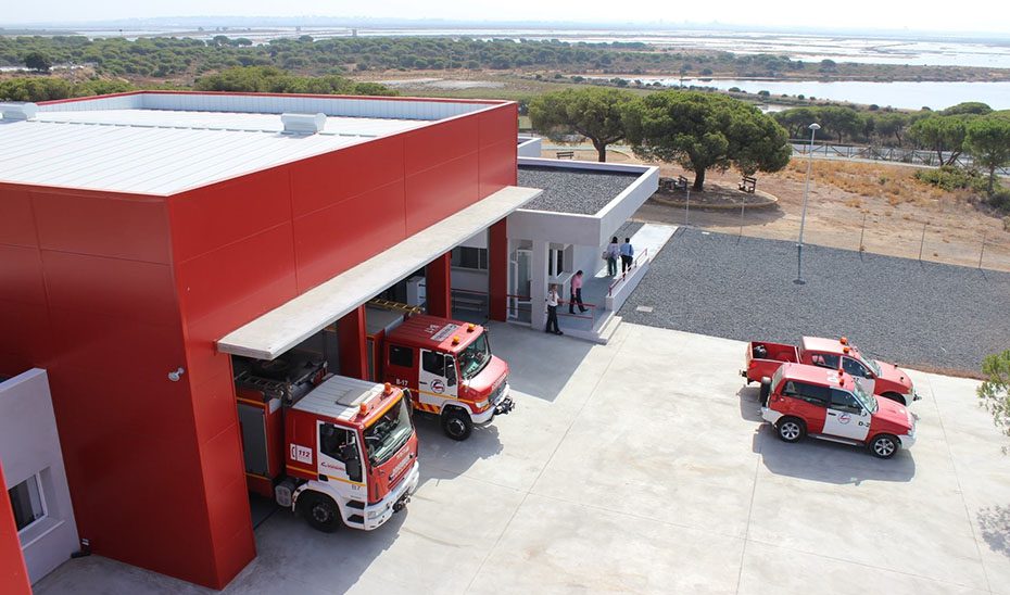 Un fallecido en el incendio de un asentamiento chabolista en Palos de la Frontera (Huelva)