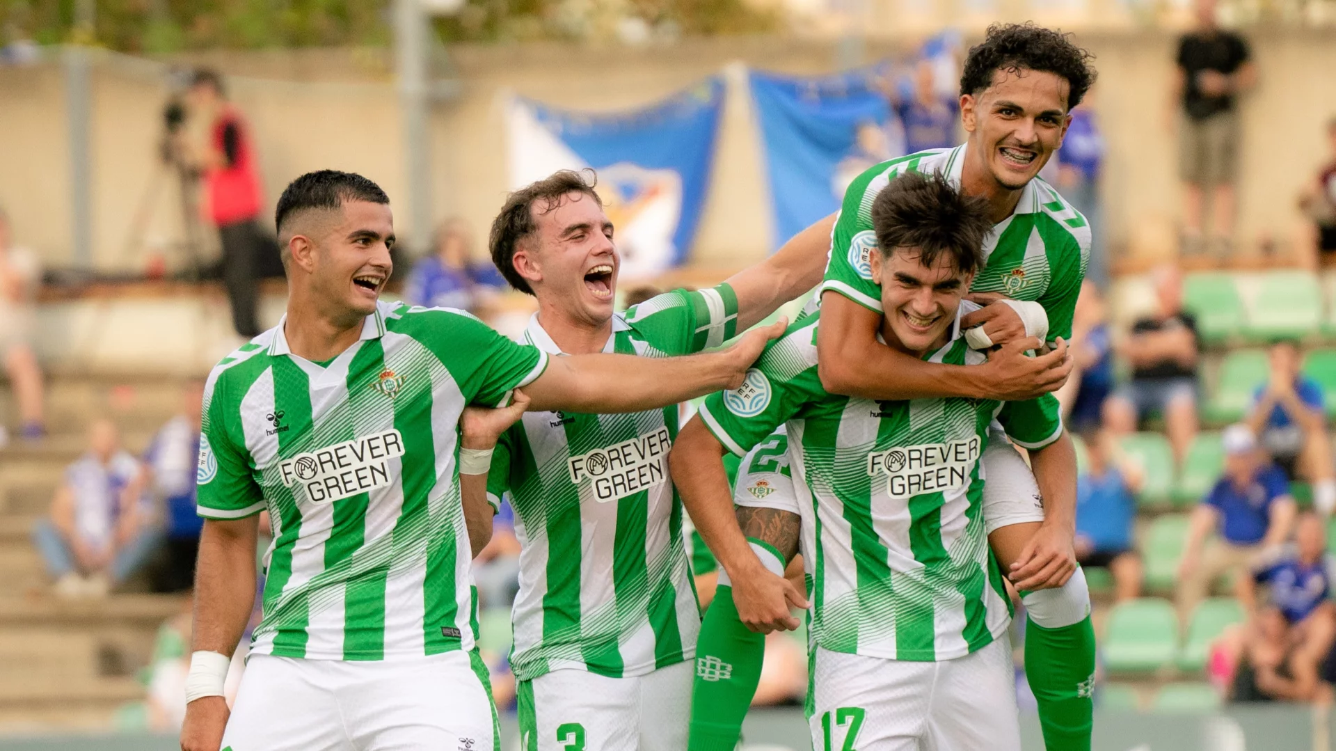 CRÓNICA | El Betis Deportivo golea y se recrea frente al Linares Deportivo (4-0)