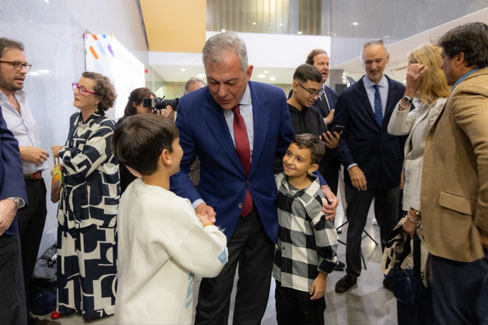 El Gobierno de Sanz pone en marcha el programa “Sevilla te lleva” con ayudas que facilitan el transporte de niños y jóvenes en sus actividades de ocio educativo
