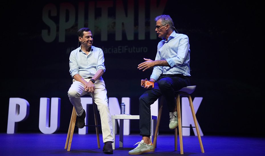 Moreno presenta a los jóvenes una Andalucía propicia para que innoven y plasmen todo su talento