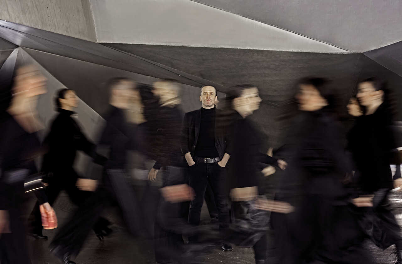 La Bienal estrena ‘Gesto mínimo’, la nueva creación de Alfonso Losa sobre el baile como espacio de encuentro