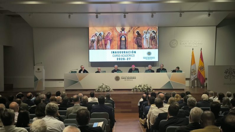 La Facultad inaugura el curso académico con una reflexión sobre la santidad y la belleza