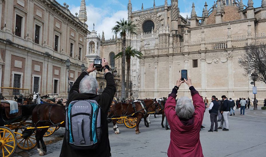 Andalucía lidera el crecimiento del gasto turístico internacional entre los principales destinos del país