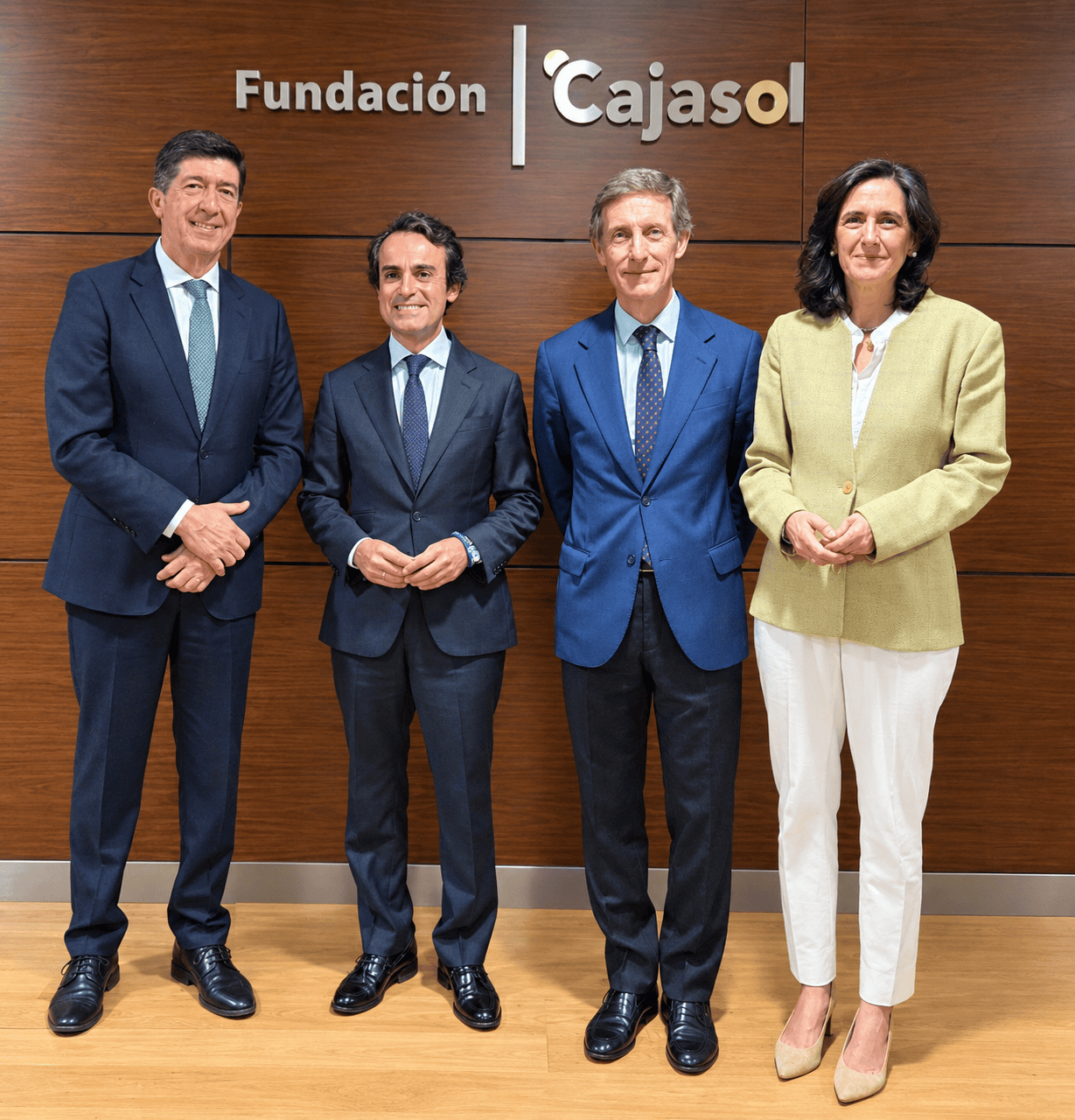 El presidente del CES de Andalucía asiste al desayuno informativo de Europa Press sobre movilidad e infraestructuras en Sevilla  ,Síguenos en: