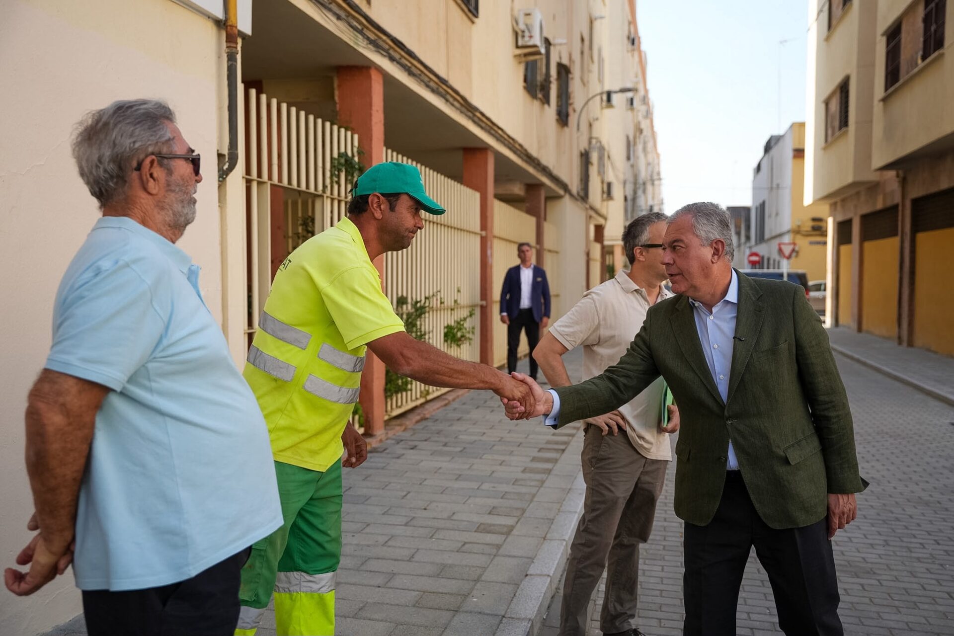 El Ayuntamiento reasfaltará ocho calles de El Porvenir, El Tiro de Línea y Bami, sumando casi 8 millones de euros invertidos en obras de mejora en el distrito Sur
