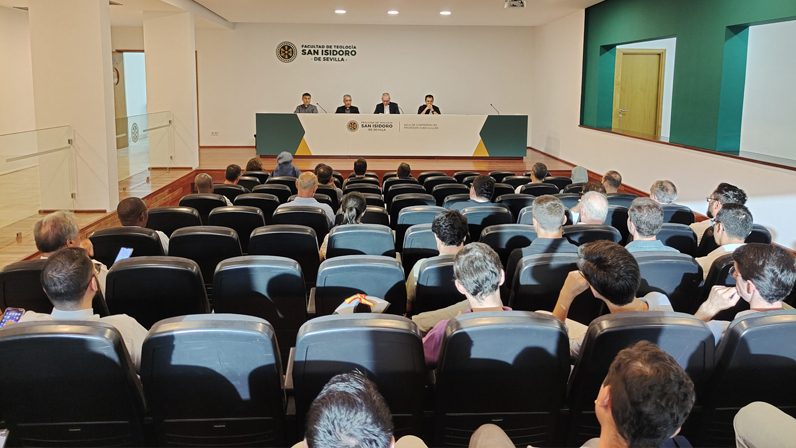 La Facultad de Teología amplía su oferta formativa con nuevos títulos propios para profundizar en la fe y el servicio a la Iglesia