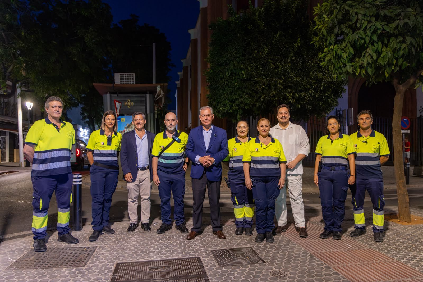 Sanz acompaña a los serenos en su primera semana en El Cerro del Águila, que se convierte en el barrio número 35 con este servicio de proximidad nocturna