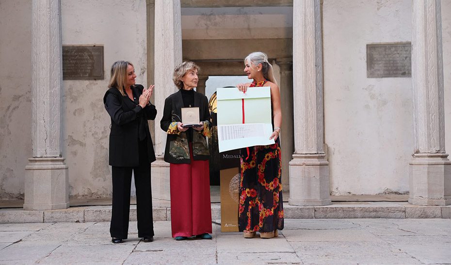 Soledad Sevilla recibe la Medalla de Honor de la Fundación Pública Andaluza Rodríguez-Acosta 2025