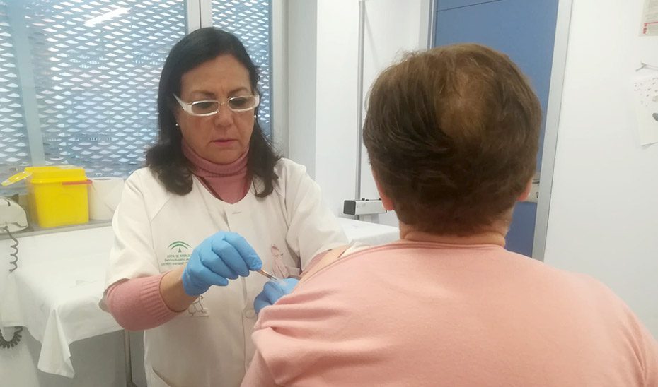 Comienza la vacunación contra gripe y covid a mayores de 70 años y personas con patologías crónicas