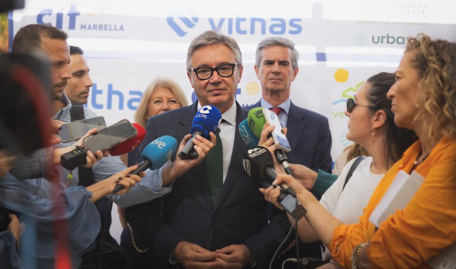 La Junta plantea en Marbella una gestión turística centrada en el valor económico y el equilibrio territorial