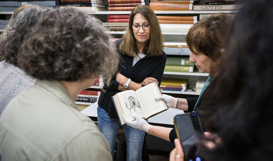Las bibliotecas andaluzas reconocen la labor de sus profesionales en el fomento de la lectura