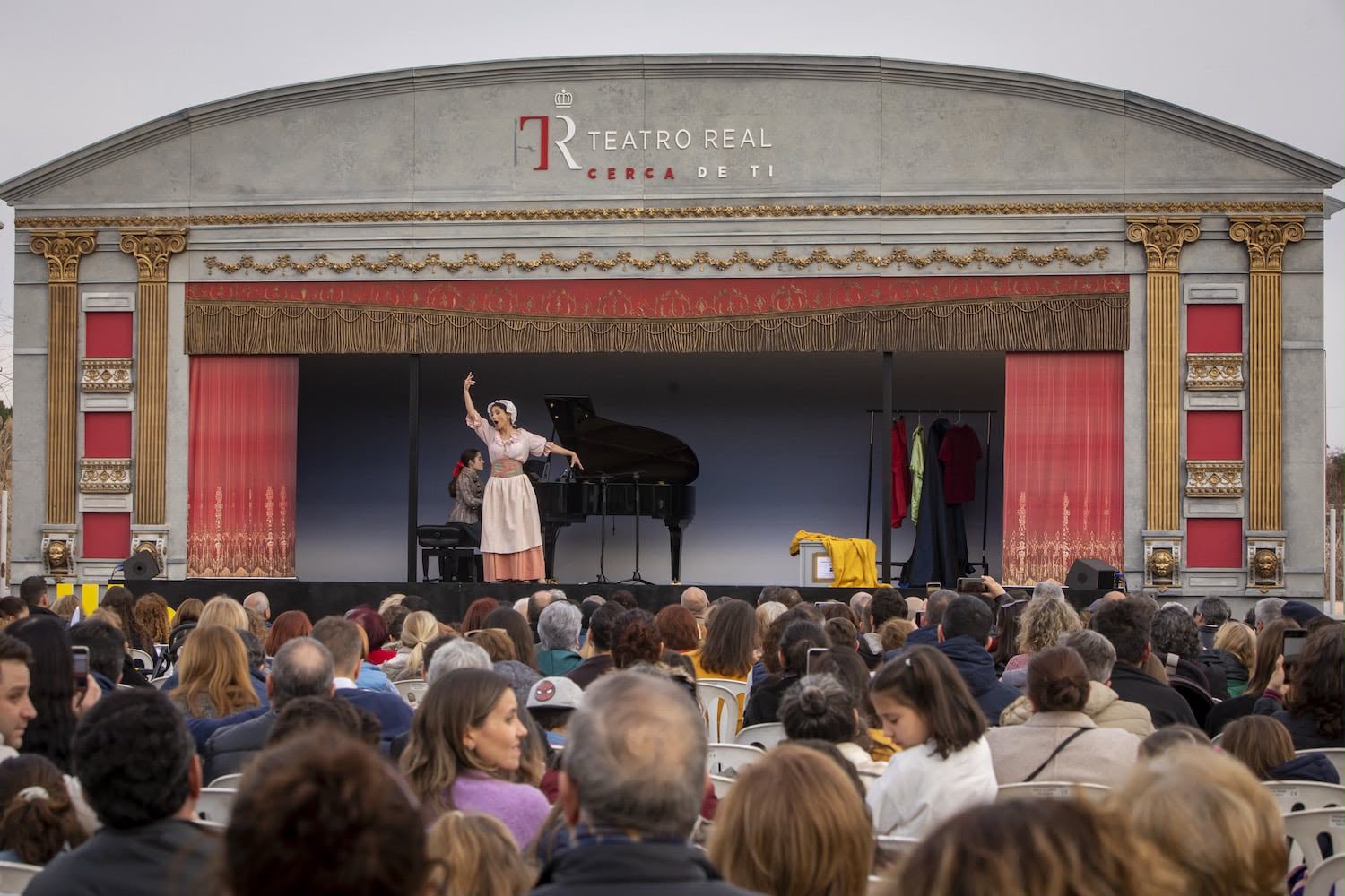 El Ayuntamiento celebra el Día de la Ópera con la llegada de La Carroza del Teatro Real al Casino de la Exposición