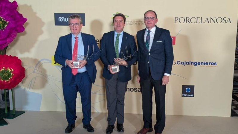 La Archidiócesis recibe el premio a la mejor investigación arquitectónica por el plan director de la Parroquia de Santa Cruz de Écija