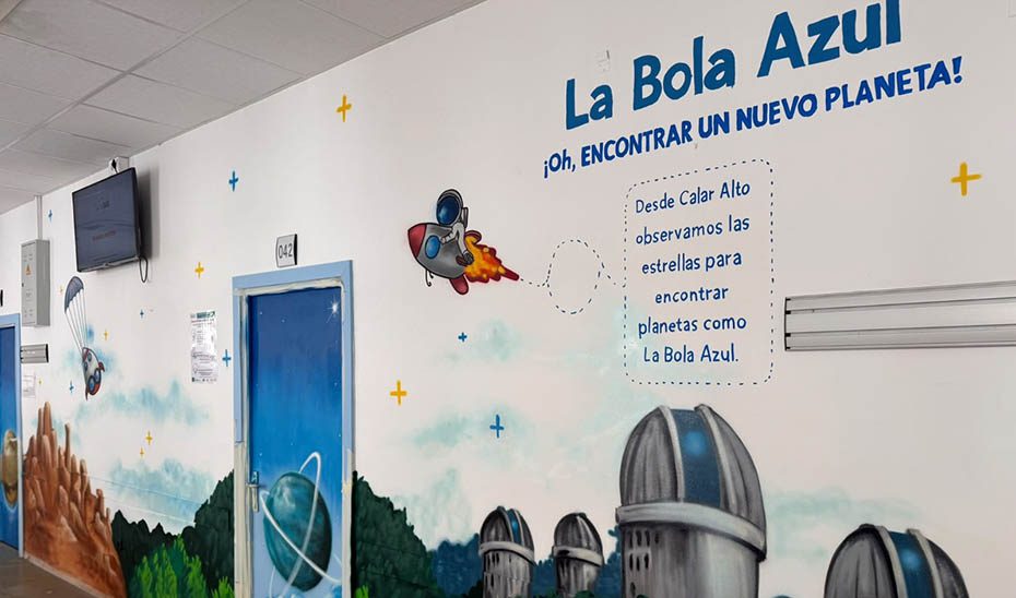 Los pequeños pacientes del Hospital Torrecárdenas ya tienen consultas temáticas en el centro Bola Azul