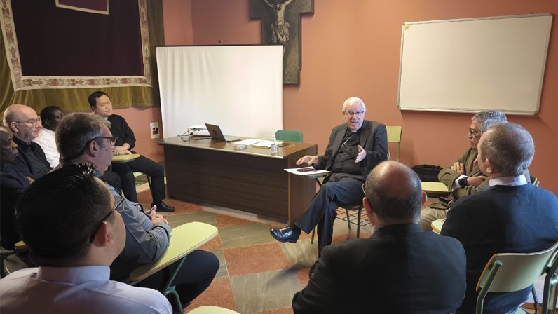 Los capellanes de hospital de la Archidiócesis de Sevilla abordan el reto de los cuidados paliativos junto al arzobispo