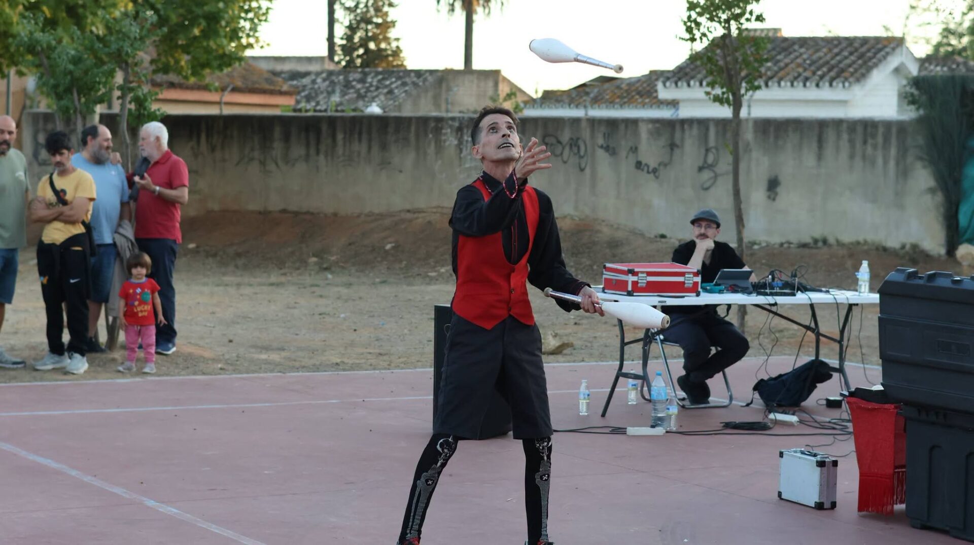 Manolo Carambolas nos ha traÍdo el penúltimo espectáculo de la tarde