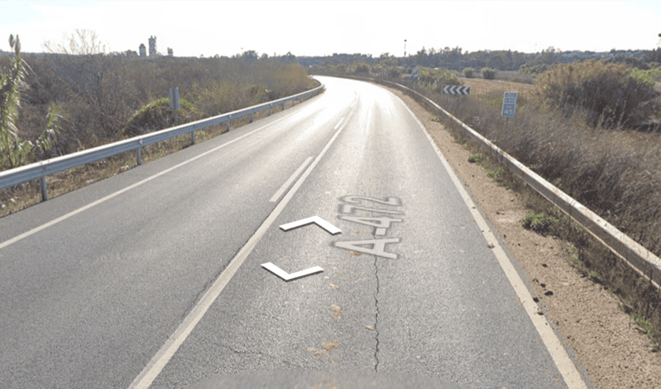 Fallece el conductor de un camión volcado en la A-472 en Niebla